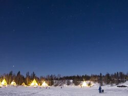 Night scenery of aurora polaris and teepees Stock Footage