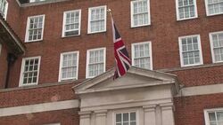 VOICED : Operan al esposo de Isabel II News Clip