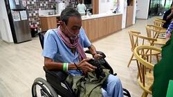 CLEAN : Dying days: ailing photographer documents fellow patients News Clip