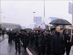 Flights cancelled in Germany as pilots strike; France reax Instructional Video