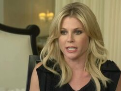 INTERVIEW - Julie Bowen on jokes on 'Modern Family Stock Footage