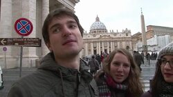 CLEAN : Tourists in Rome surprised News Clip
