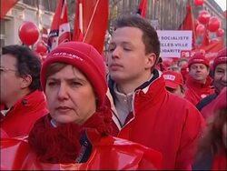 Thousands at rally calling on gov't to raise benefits in line with prices, wages News Clip