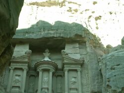 Petra the Treasury building, tilt down, Jordan Stock Footage