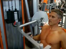 Body builder - Pullover Stock Footage