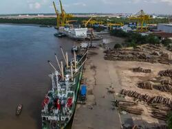 WS HA T/L View of boats at docks on Saigon river / Ho Chi Minh City, Southeastern, Vietnam Stock Footage