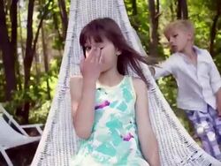 swing and smile Stock Footage