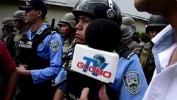 VOICED : Protestas en Honduras por cierre de TV opositora News Clip