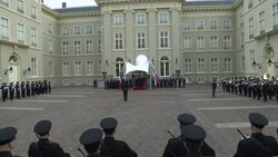 President Hollande meets King Willem Alexander News Clip