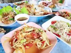 Papaya salad (Som tum) Stock Footage