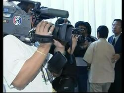 Latino singer arrives in Bangkok, comments on tsunami News Clip