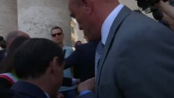 Family and friends pay final respects to fashion legend, Carla Fendi News Clip