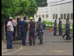 WRAP French investigators continue crash investigation, relatives at morgue News Clip