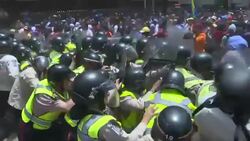 CLEAN : Opposition protesters clash with police in Venezuela News Clip