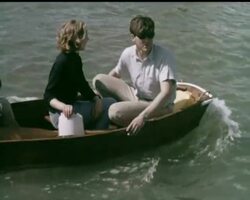 HOVERCRAFT SERVICE AND COWES REGATTA News Clip