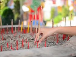 People Sacred the Chinese God with Incense Stock Footage