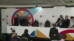 CLEAN : French president urges British MPs to back Syria air strikes News Clip