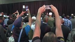 CLEAN : Thousands attend Muslim prayer service for Muhammad Ali News Clip