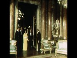 SYND 8 5 77 SUMMIT CONFERENCE LEADERS VISIT BUCKINGHAM PALACE News Clip