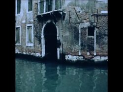 SYND 27 4 79 HOUSING, RESTORATION AND POLLUTION PROBLEMS IN VENICE News Clip