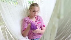 girl in hammock Stock Footage
