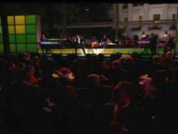 he White House became "La Casa Blanca" on Tuesday, celebrating Hispanic musical heritage with a South Lawn concert and such guests as Gloria Estefan, George Lopez, the Bachata music group Aventura, Jose Feliciano and more. News Clip