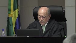 CLEAN : Court rules Brazil presidents budget accounting illegal 2 News Clip