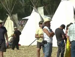 Crowds at Harvest the Hope benefit concert News Clip