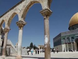 Jerusalem, Tempel Mount (Har Habayit), Al-Aqsa Mosque with the Dome  of the Rock Stock Footage