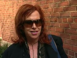 Forty-five-year-old British actress Natasha Richardson is in a New York hospital with some sort of injury, but the seriousness of her condition is still unclear. She fell on a ski slope in Canada Monday and later complained of a headache. (March 18) Instructional Video