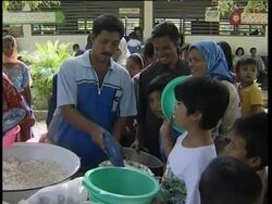 WFP distributes aid, Japanese SDF arrive, comments News Clip
