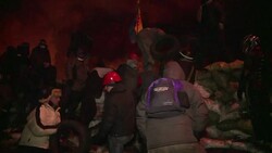 CLEAN : Ukraine protesters create 'fortress' to re News Clip