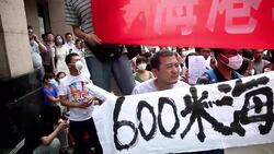 CLEAN : Angry residents demand compensation after Tianjin explosions News Clip