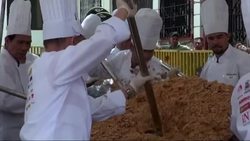 Chinese chefs mark Lunar New Year by making world's largest fried rice dish News Clip