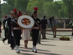 William and Kate laying a wreath in Delhi News Clip