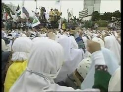 Voice package - wrap of Muslim protests against bombing of Afghanistan News Clip