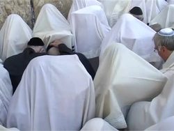 Passover blessings in Jerusalem News Clip