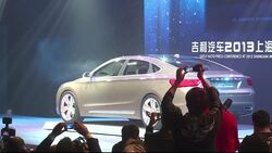 VOICED : Autos de lujo en Shangai News Clip