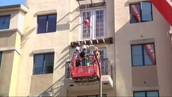 The balcony collapse that killed six college students appears to have been caused by rotted wooden beams, Berkeley, California's mayor said Wednesday. (June 18) Instructional Video