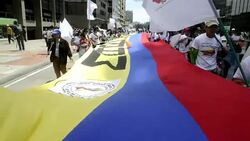 VOICED : Colombianos marchan por la paz News Clip
