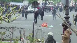 CLEAN : Violent clashes at Paris protests over labour reforms 3 News Clip