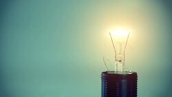 Light bulb & electric arc Stock Footage