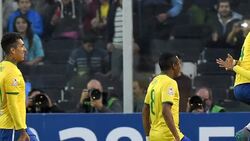 CLEAN : Football: Brazil into Copa quarters as Venezuela beaten News Clip