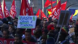 Migrants march for work visas in Italian capital Instructional Video