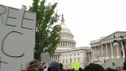 VOICED : Washington DC esta casi sin dinero News Clip