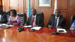 CLEAN : Kinshasa: Authorities defend themselves after mass grave found News Clip