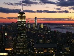 Organization Meets To Settle Tallest Building Debate Between One World Trade And Willis Tower Stock Footage
