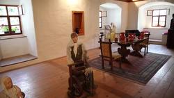 Slovenia, Predjama castle Instructional Video