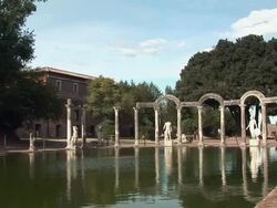 WS Pool and statues at the Villa Adriana / Tivoli, Lazio, Italy Stock Footage