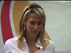Ines Sainz, the Mexican television reporter who said the New York Jets made her feel uncomfortable in their locker room is returning to work next week, but says she'll do her interviews outside the locker room. (Oct. 14) News Clip